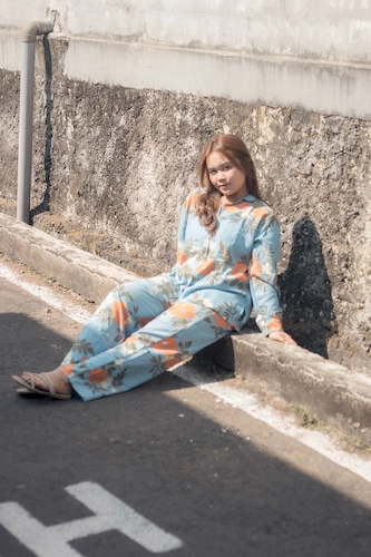 Laviera One Set - Bunga Biru